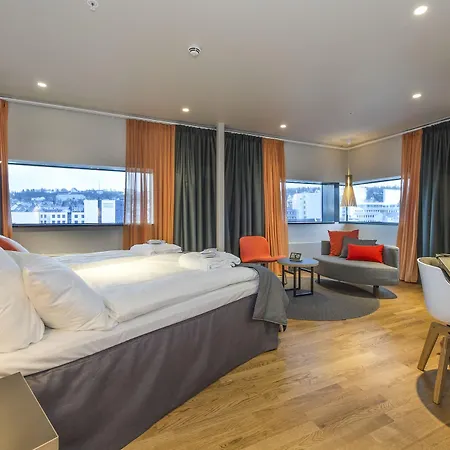 Clarion The Edge 4*