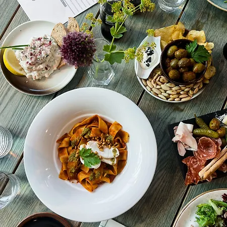 酒店 克拉丽奥边缘酒店 4*