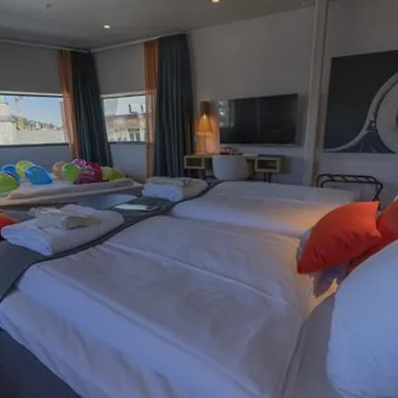 Hotel Clarion The Edge 4*